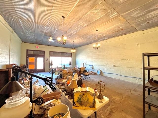 For Sale: 408 S Summit St, Arkansas City KS
